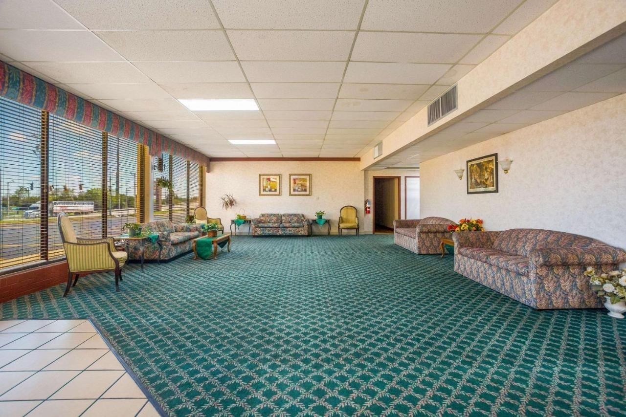 Econo Lodge Кейв-Сіті Екстер'єр фото
