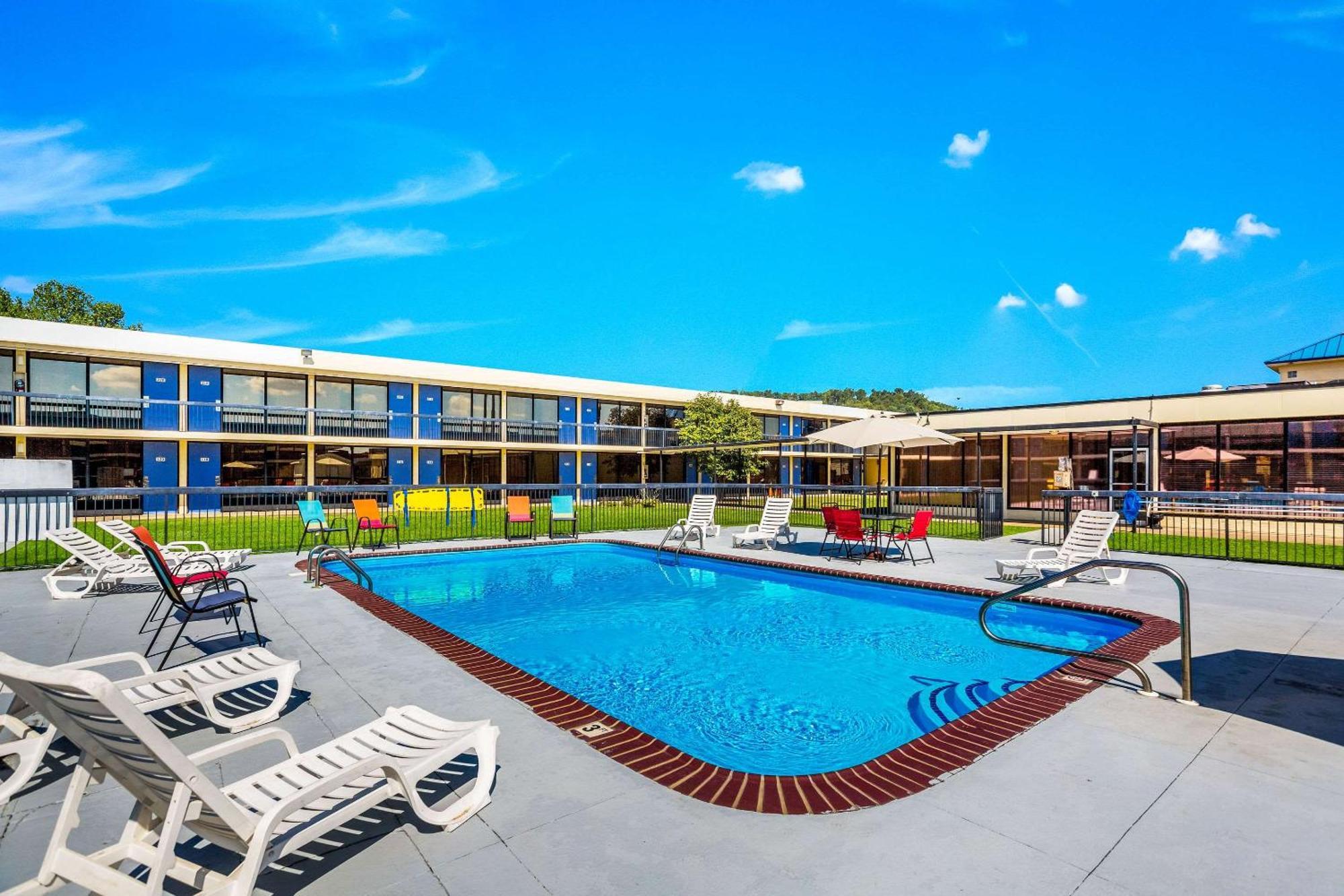 Econo Lodge Кейв-Сіті Екстер'єр фото